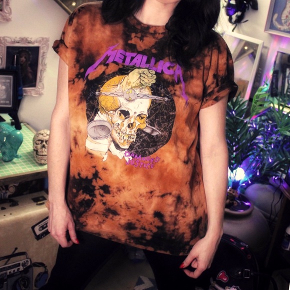 Upcycled Metallica bleached t-shirt - Picture 1 of 8